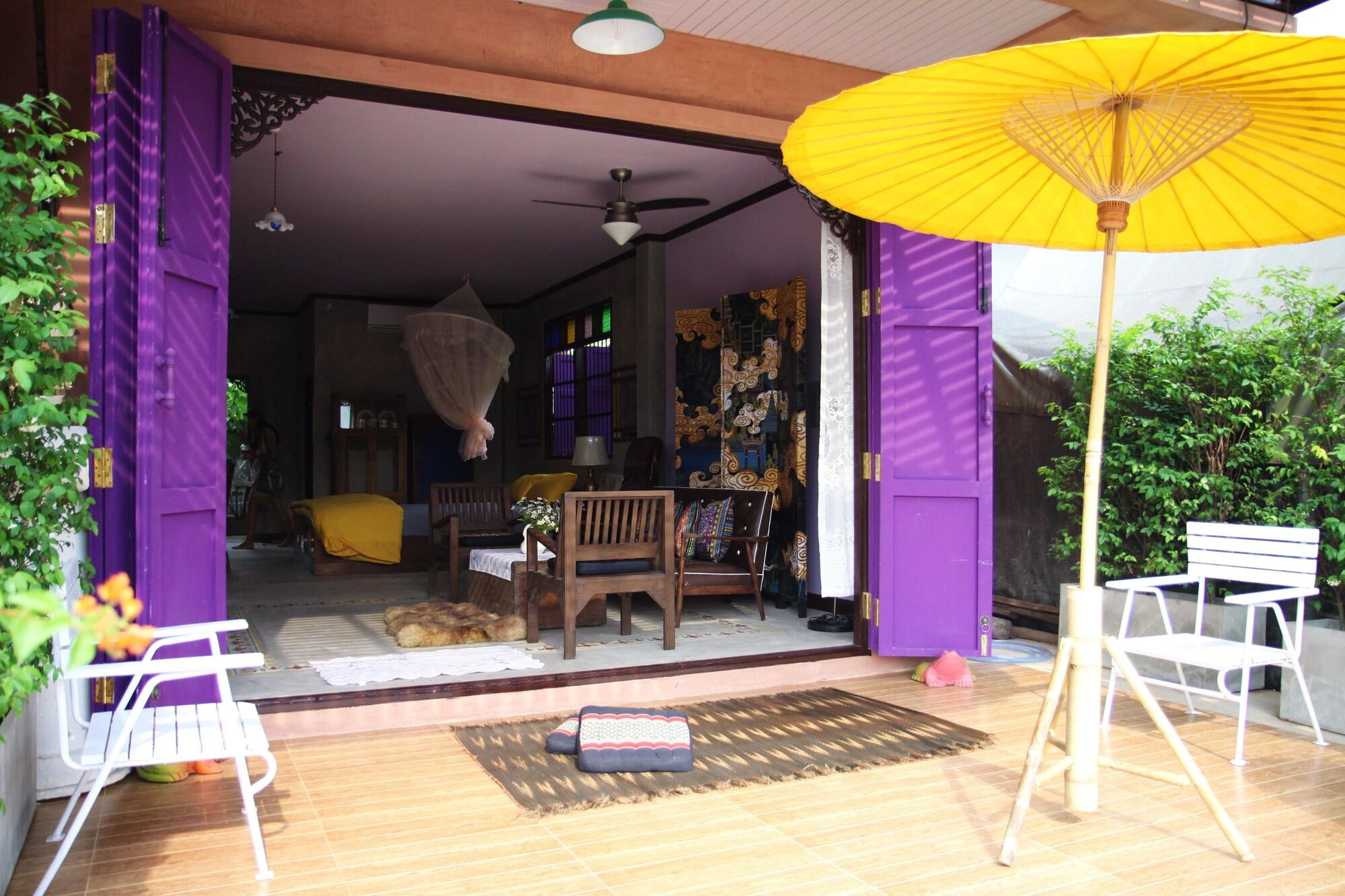 Bangluang House Hotel Bangkok Exterior photo