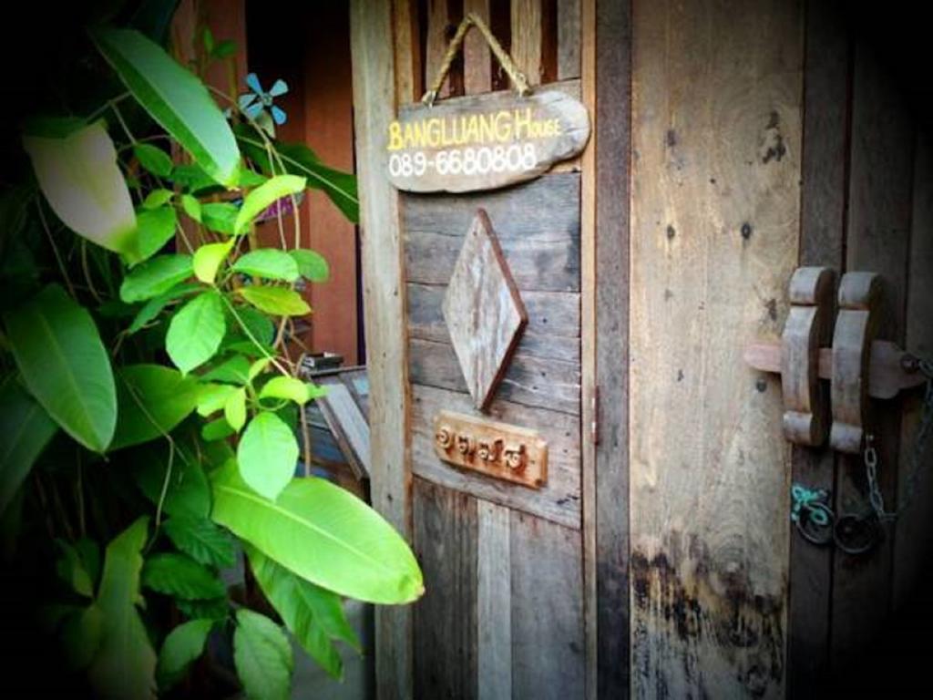 Bangluang House Hotel Bangkok Exterior photo