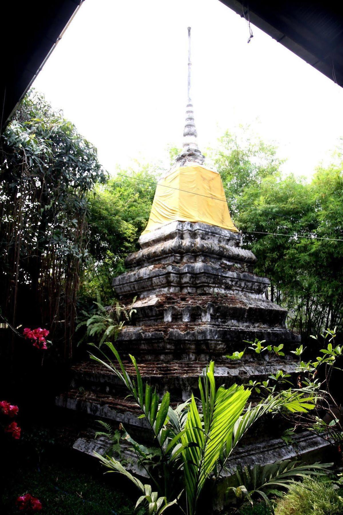 Bangluang House Hotel Bangkok Exterior photo
